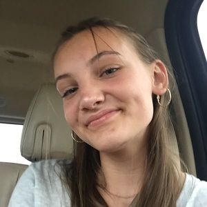 Meet your Posher, Anneliese